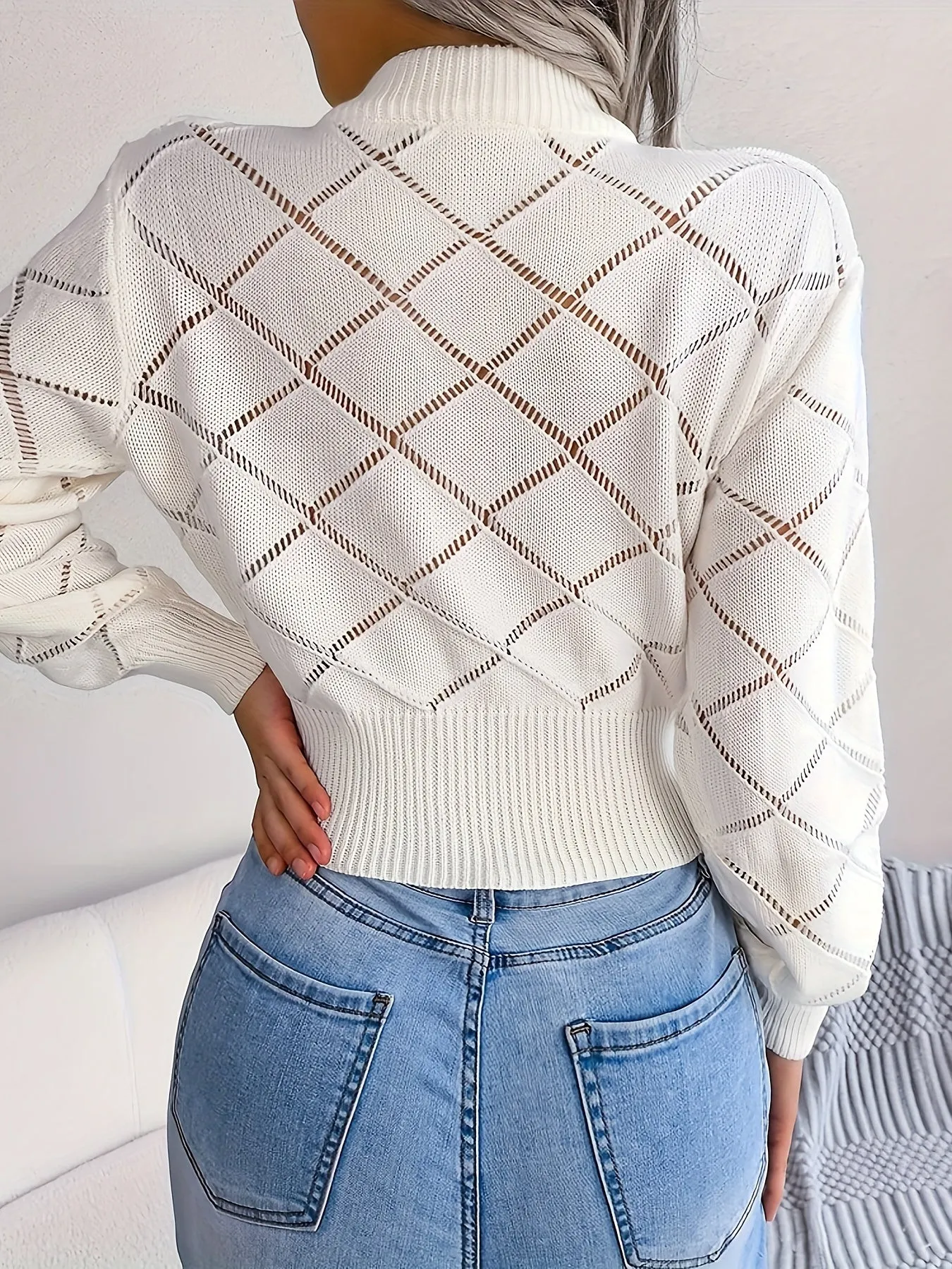 White Diamond Cut Out Knit Crop Top – Trendy & Chic